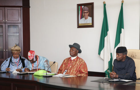 Vice President Prof. Yemi Osinbajo with HRM King Alfred Diete-Spiff; Dr. Mike Emuh, National Chairman; and HRM Owong (Dr.) Effiong B. Archianga, Chairman, AKS Council of Traditional Rulers during the Courtesy Call by Oil and Gas Host Communities of Nigeria, State House, Abuja. 28th April 2017. Photo: Novo Isioro