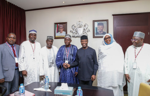 Vice President Prof. Yemi Osinbajo (M); Special Envoy of the Prime Minister, Mr Issoufou Katambe (immediate L); Hon. Khadija Bukar Ibrahim, Min. of State Ministry of Foreign Affairs (immediate R) and other member of the special envoy at the State House, Abuja. 28th April 2017. Photo: Novo Isioro. 