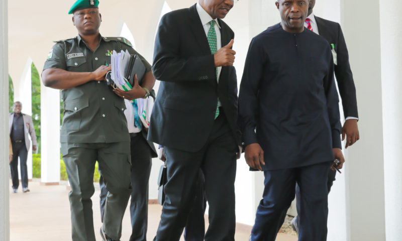 ACTING PRESIDENT OSINBAJO CHATS WITH CBN GOV EMEFIELE. MAY25 2017