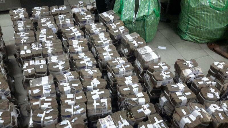 Court orders final forfeiture of N450 million found in Lagos plaza to Nigerian govt