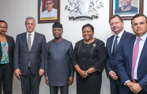 Mrs. Dayo Aderugbo - Corporate Affairs Manager, SCB; Mr. Bill Winters - SCB Group CEO;  Ag. President Yemi Osinbajo; Mrs. Bola Adesola, MD/CEO SCB; Mr. Paul Arkwright - British High Commissioner to Nigeria and Mr Sunil Kaushal - Regional Chief Executive Officer, Africa & Middle East during a meeting at the State House. Photo: Novo Isioro