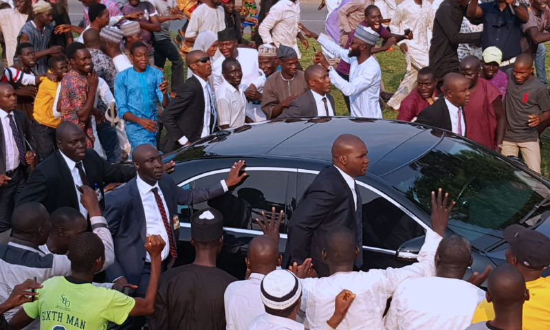 PRESIDENT BUHARI WELCOME BY A SEA OF CROWDS ALONG THE AIRPORT ROAD. AUG 19 2017