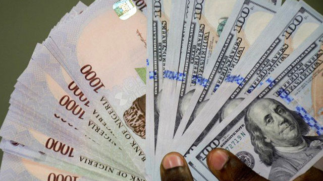 Naira reverses gain, closes at 370/dollar