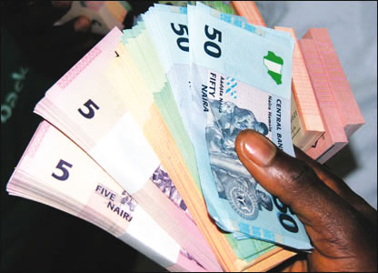 Naira trades flat at 363/dollar