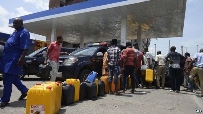 Fuel crisis worsens as oil workers threaten indefinite strike on Monday