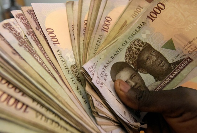 Naira weakens to 364/dollar despite CBN injections