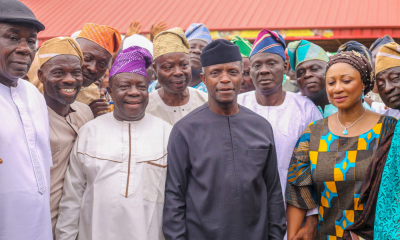 Vice President Yemi Osinbajo, SAN, visits Bola Ige Gbagi Market, Oyo State, where he launches the Trader Moni Program; a Federal Government Enterprise & Empowerment Program (GEEP) for petty traders. He is accompanied by the Deputy Governor Oyo State, Mr. Moses Alake Adeyemo. Photos: NOVO ISIORO. 13th, September, 2018.