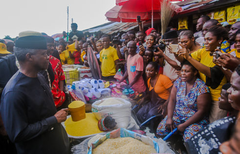 VP Osinbajo interacts with beneficiaries of the trader moni program. 