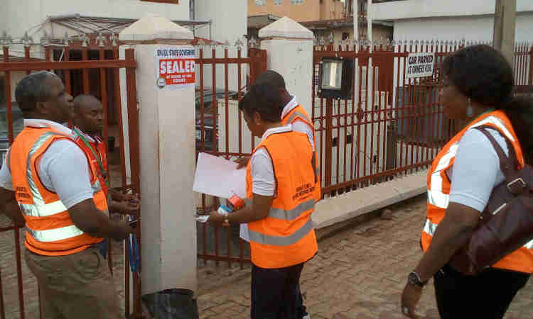 Oyo seals off 12 banks in Ibadan