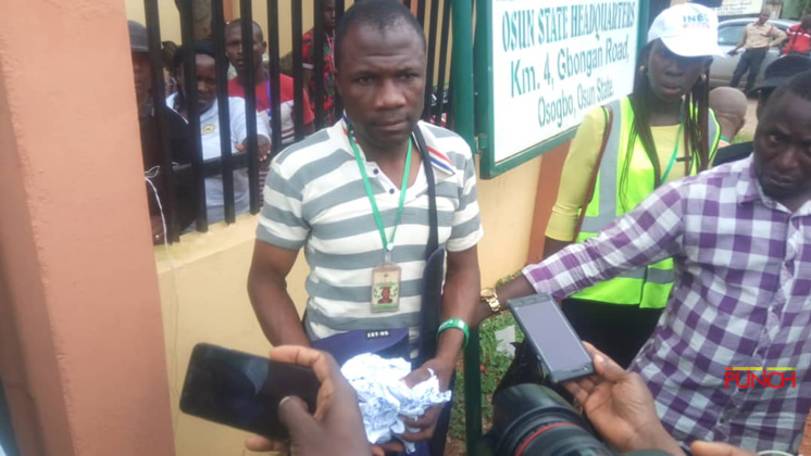 Osun: INEC officer arrested for allegedly tearing controversial result sheet