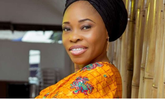 Why I still take public transport –Tope Alabi