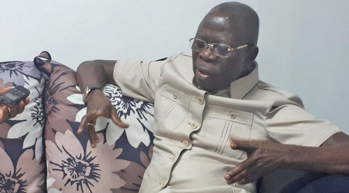 ‘Oshiomhole Must Go’ Protesters Storm APC Secretariat