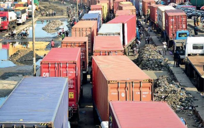 Apapa Gridlock: Customs Agents Petition FG over 500% Increase in Costs