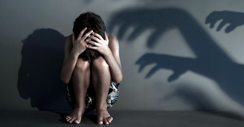 Father flees after sexually molesting 6-year-old daughter