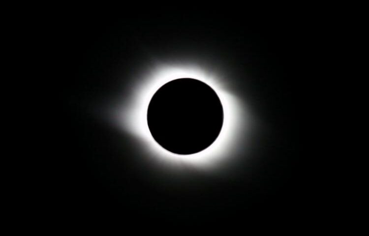 Total solar eclipse hits Mexico, US, Canada