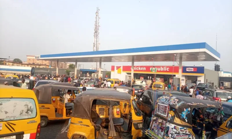 Petrol scarcity worsens as independent marketers load at N780/litre