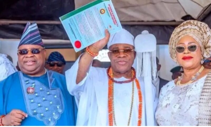 Gov Adeleke presents staff of office to new Owa Obokun